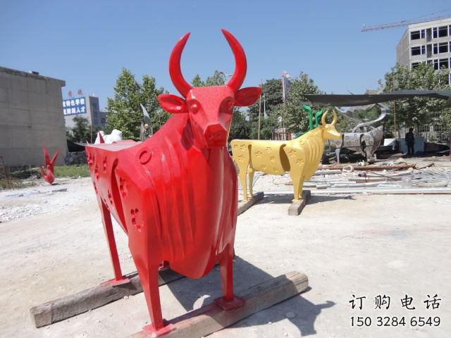 抽象牛雕塑廠家 烤漆元素 不銹鋼抽象牛雕塑
