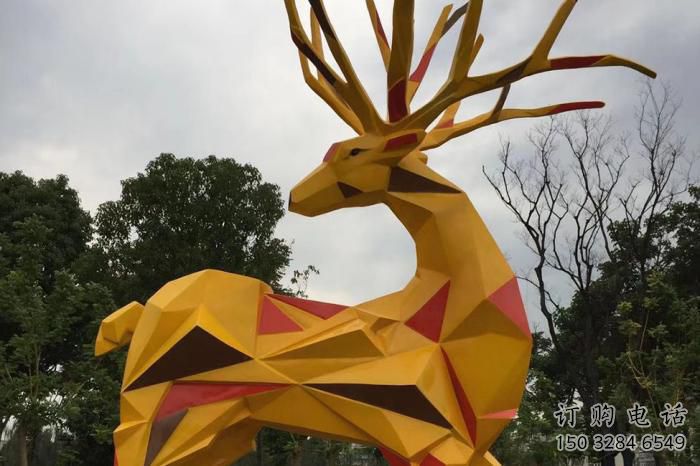 回頭鹿雕塑廠家，塊面體動(dòng)物，不銹鋼回頭鹿雕塑工廠