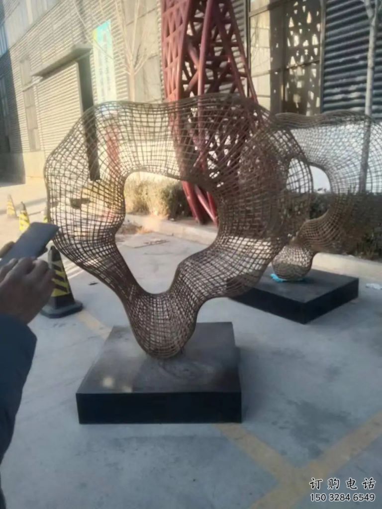 鏤空圓環(huán)雕塑廠家 編織工藝 不銹鋼鏤空圓環(huán)雕塑