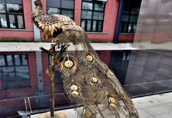 孔雀雕塑 拉絲烤漆小品 不銹鋼鏤空孔雀雕塑廠家
