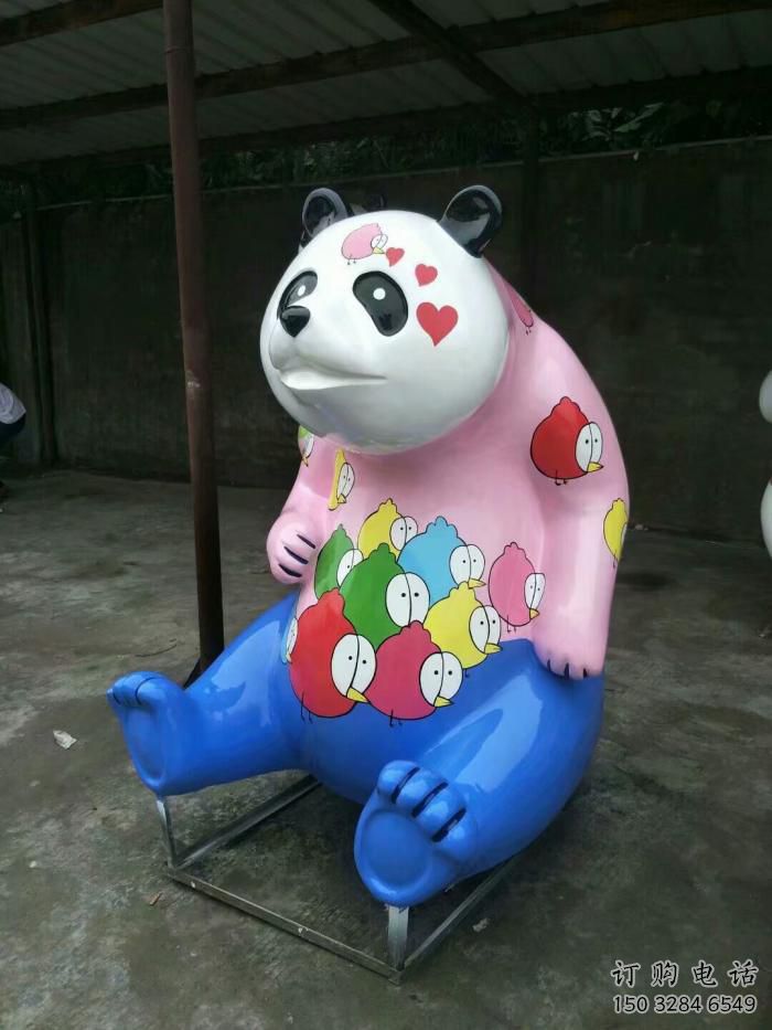 游樂場熊貓雕塑廠家 戶外賓館擺件 住宅小區彩繪熊貓雕塑
