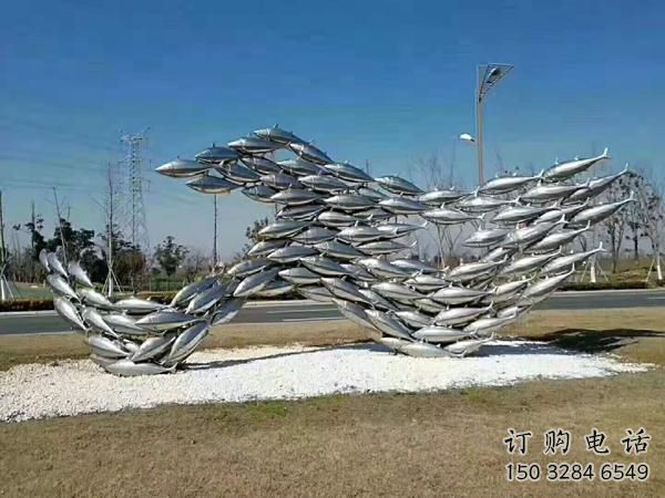 別墅區(qū)小魚雕塑廠家 卡通抽象小品 戶外大型小魚雕塑