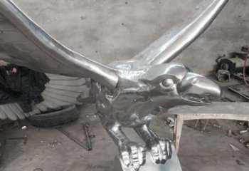 賓館飛鷹雕塑廠家 歐式仿真小品 戶外鏡面飛鷹雕塑