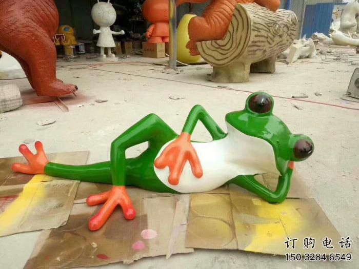 游樂場青蛙雕塑廠家 戶外賓館擺件 住宅小區彩繪青蛙雕塑