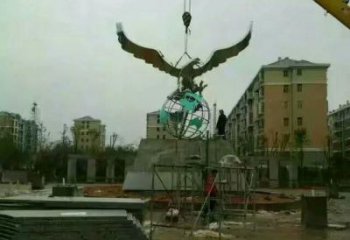 鏡面飛鷹雕塑廠家 現(xiàn)代抽象擺件 商場大型飛鷹雕塑