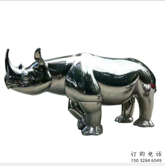 玄關犀牛雕塑廠家 創意鏡面擺件 風景區仿真犀牛雕塑