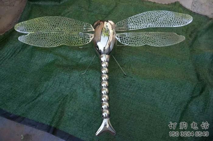 幼兒園蜻蜓雕塑廠家 卡通鏡面小品 室內異形蜻蜓雕塑