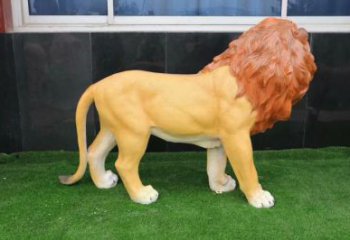 步行街雄獅雕塑廠家 創(chuàng)意彩繪擺件 草地仿真雄獅雕塑