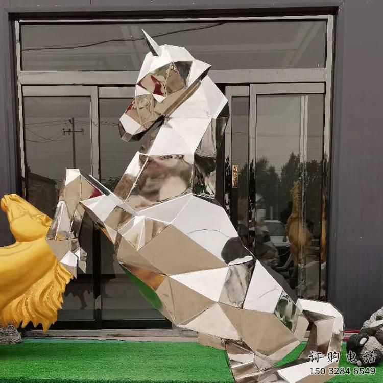 賓館馬雕塑廠家 歐式仿真小品 戶外鏡面馬雕塑