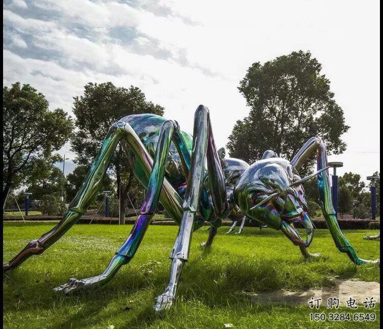 住宅小區(qū)蜘蛛雕塑廠家 現(xiàn)代公園小品 戶外電鍍蜘蛛雕塑