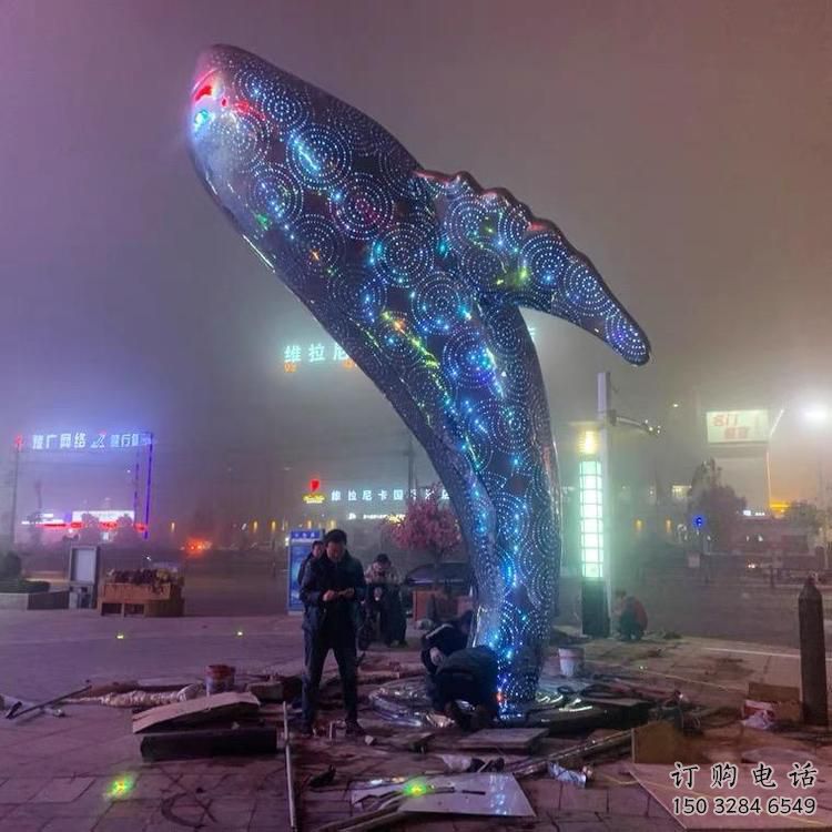 抽象金魚雕塑廠家 創(chuàng)意村口擺件 戶外燈光金魚雕塑