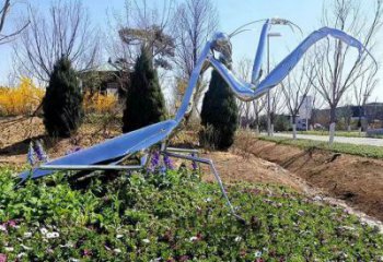 鑄造螳螂雕塑廠家 創(chuàng)意村口小品 村口鏡面螳螂雕塑