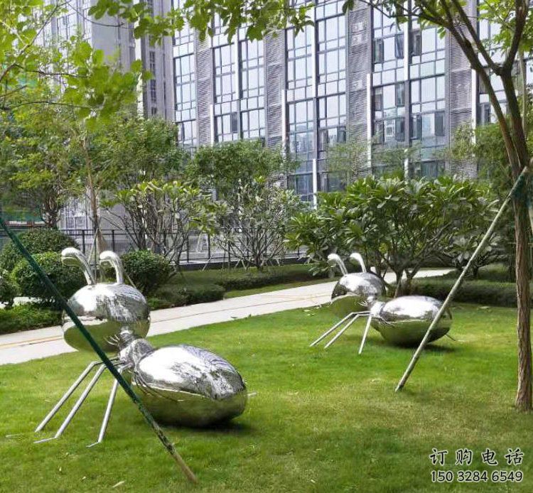 鏡面螞蟻雕塑廠家 現(xiàn)代公園擺件 游樂場異形螞蟻雕塑