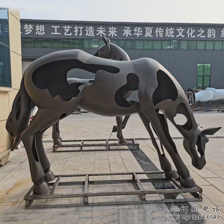 戶外跑馬雕塑廠家 現(xiàn)代抽象小品 酒店拉絲跑馬雕塑