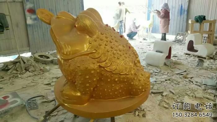 戶外金蟾雕塑廠家 現代賓館小品 大型烤漆金蟾雕塑