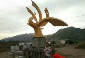 風景區金鳳凰雕塑廠家 中式戶外擺件 幾何仿古金鳳凰雕塑