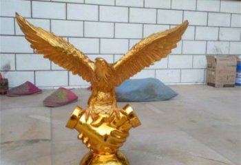 街道雄鷹雕塑廠家 創(chuàng)意村口小品 酒店拉絲雄鷹雕塑