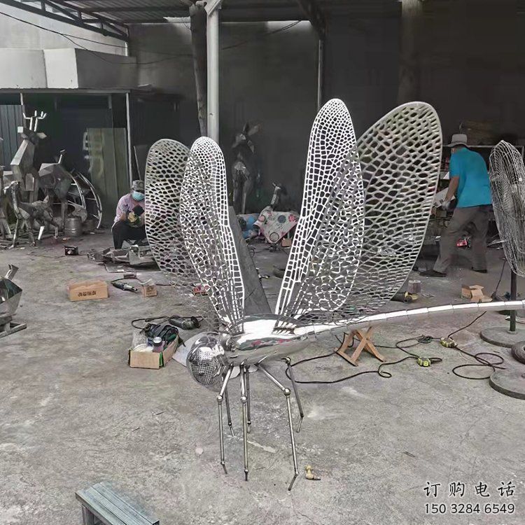 風景區(qū)蜻蜓點水雕塑廠家 中式擺件 戶外鏤空蜻蜓點水雕塑