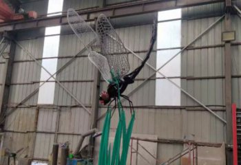 彩繪蜻蜓點水雕塑廠家 卡通噴漆 切面蜻蜓點水雕塑