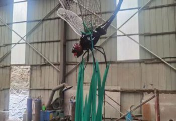 仿真蜻蜓點水雕塑廠家 大型擺件 公園蜻蜓點水雕塑