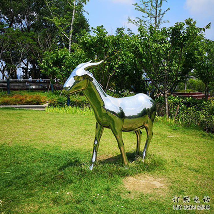 鍛造綿羊雕塑廠家 鏡面現(xiàn)代擺件 廣場鏡面綿羊雕塑