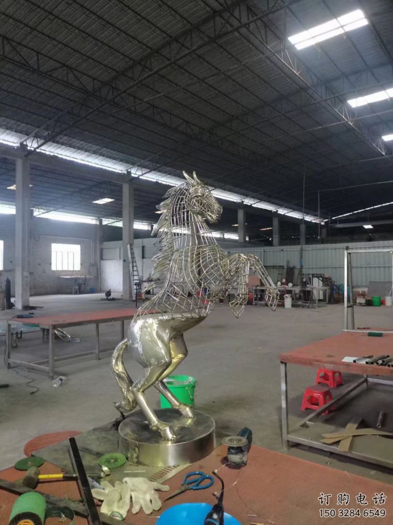 幼兒園花片馬雕塑廠家 卡通噴漆小品 大型異形花片馬雕塑