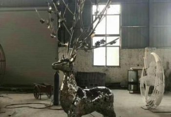 步行街梅花鹿雕塑廠家 創(chuàng)意公園擺件 草地切面梅花鹿雕塑