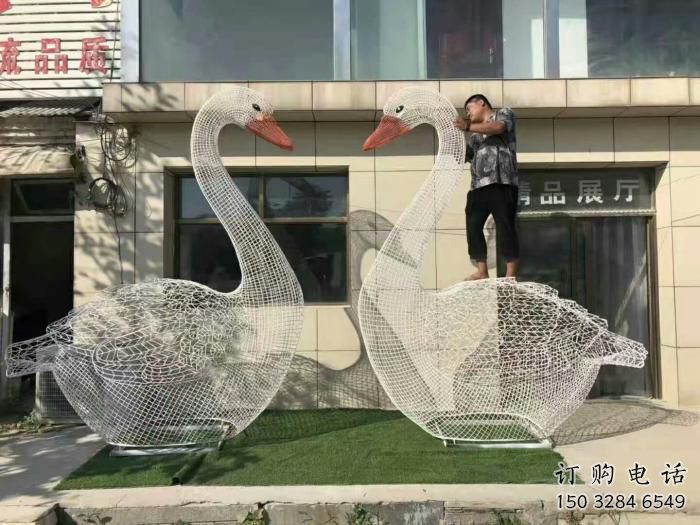 鏤空天鵝雕塑廠家 現代抽象擺件 公園草地天鵝雕塑