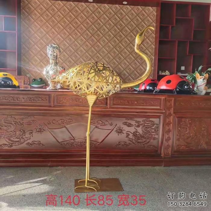 鏤空火烈鳥雕塑廠家 現代抽象擺件 草地切面火烈鳥雕塑