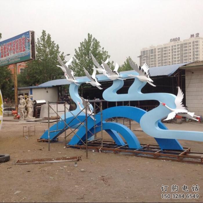 別墅海鷗雕塑廠(chǎng)家 公園噴漆小品 戶(hù)外鏤空海鷗雕塑