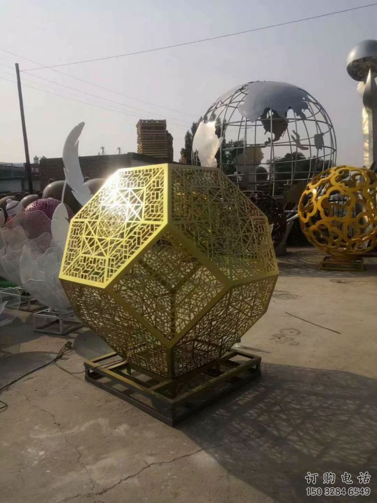 別墅區(qū)球狀雕塑廠家 大型鏤空擺件 戶外不銹鋼球狀雕塑