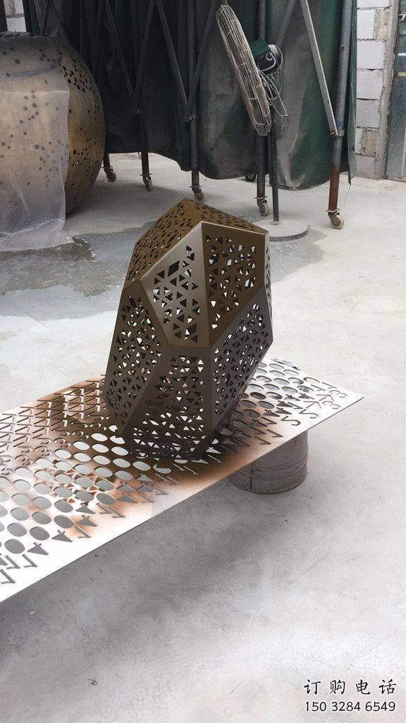 酒店石塊雕塑廠家 幾何小品 大型不銹鋼石塊雕塑