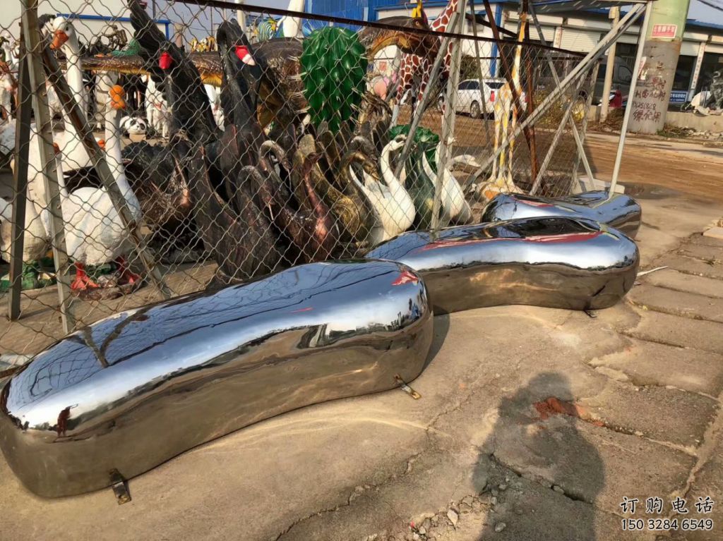 鏡面鵝卵石雕塑廠家 現(xiàn)代大型擺件 廣場不銹鋼鵝卵石雕塑