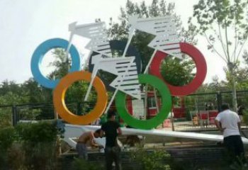 街頭五環雕塑廠家 大型別墅區擺件 現代不銹鋼五環雕塑
