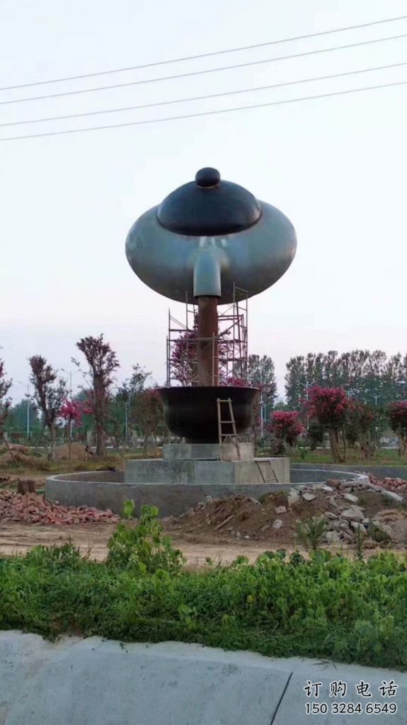 拉絲茶壺雕塑廠家 創(chuàng)意擺件 大型不銹鋼茶壺雕塑生產(chǎn)