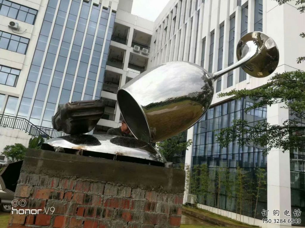 大型酒杯雕塑廠家 鍛造小品 戶外不銹鋼酒杯雕塑