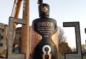 歐式酒瓶雕塑廠家 抽象擺件 大型不銹鋼酒瓶雕塑