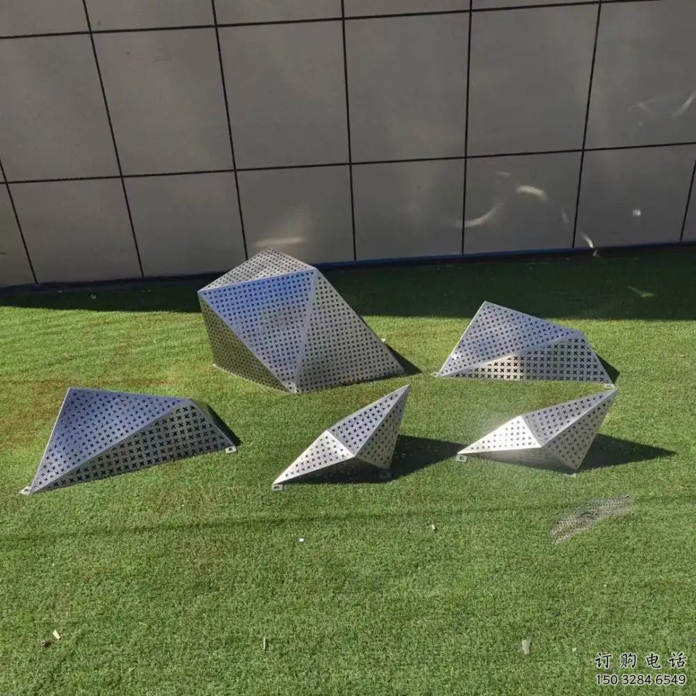 現(xiàn)代石頭雕塑廠家 大型別墅區(qū)擺件 創(chuàng)意不銹鋼石頭雕塑