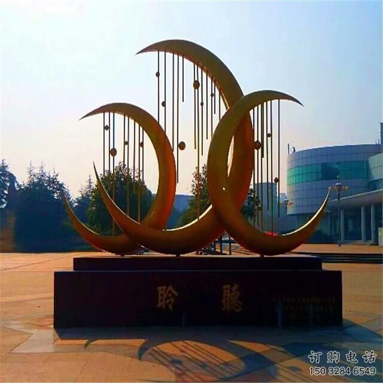 中式月牙形雕塑廠家 烤漆小品 游樂場不銹鋼月牙形雕塑