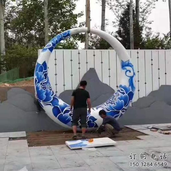 彩繪圓月雕塑廠家 公園小品 步行街不銹鋼圓月雕塑生產