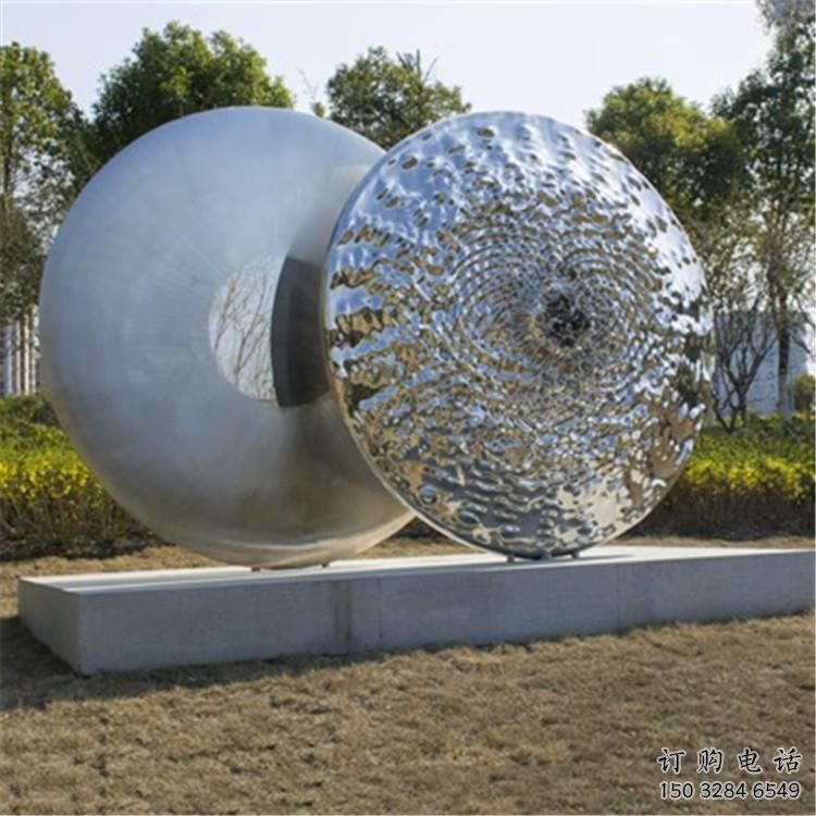 游樂場環形雕塑廠家 現代擺件 噴漆不銹鋼環形雕塑生產