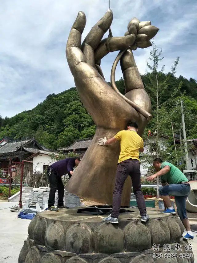 異形拈花指雕塑廠家 現(xiàn)代小品 廣場不銹鋼拈花指雕塑廠