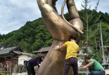 異形拈花指雕塑廠家 現代小品 廣場不銹鋼拈花指雕塑廠