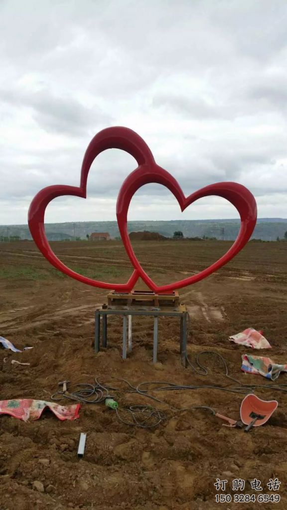 烤漆心心相印雕塑廠家  戶外現代廣場小品 