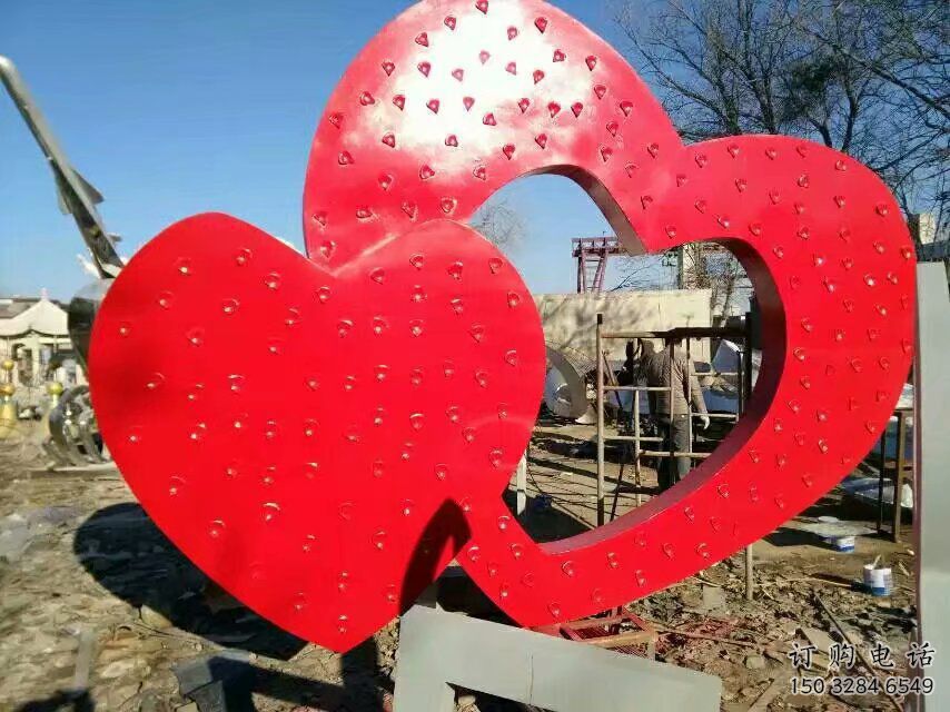 彩繪心心相印雕塑廠家 街頭現(xiàn)代烤漆擺件 