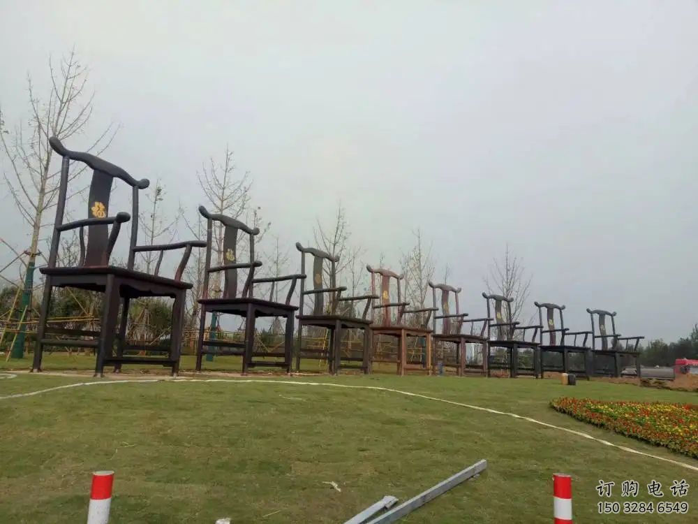 戶外椅子雕塑廠家 噴漆小品 創意不銹鋼椅子雕塑廠