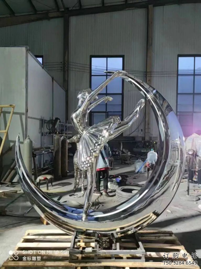 鏡面圓盤雕塑廠家 大型擺件 創(chuàng)意不銹鋼圓盤雕塑廠