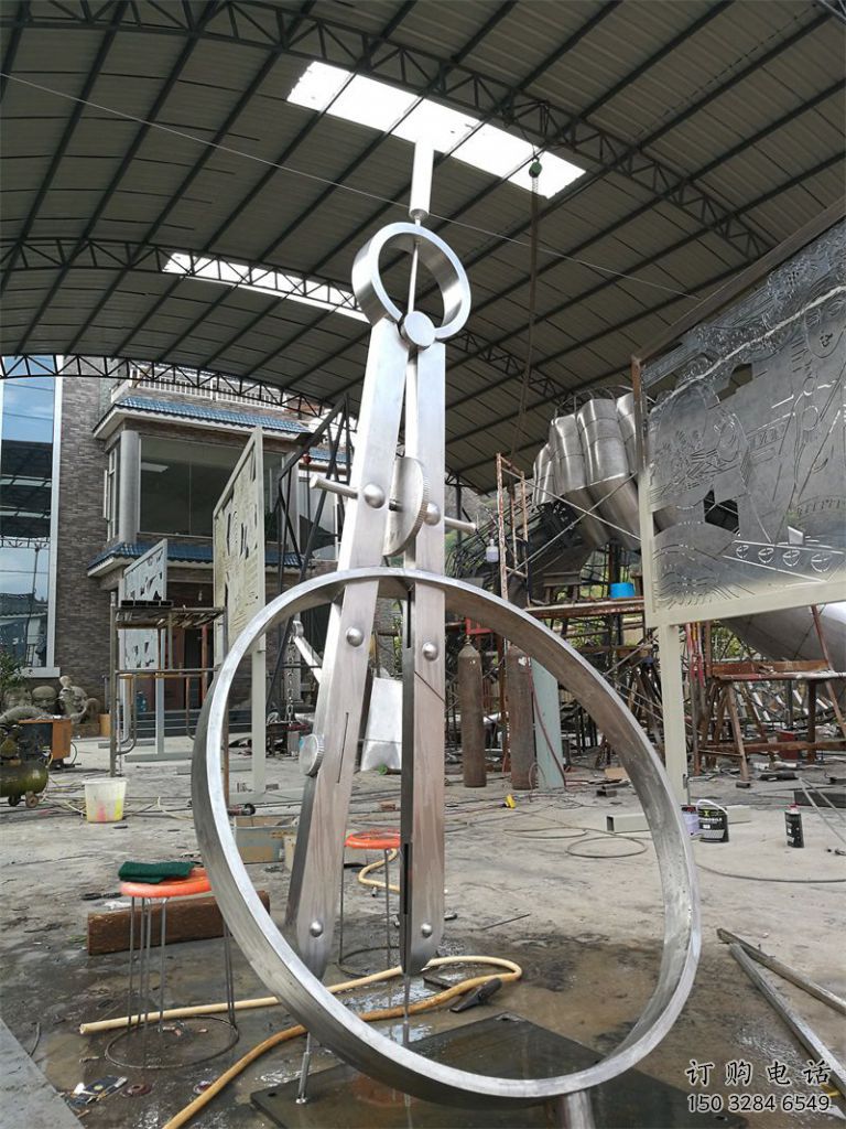 大型圓規(guī)雕塑廠(chǎng)家 鍛造小品 現(xiàn)代不銹鋼圓規(guī)雕塑廠(chǎng)