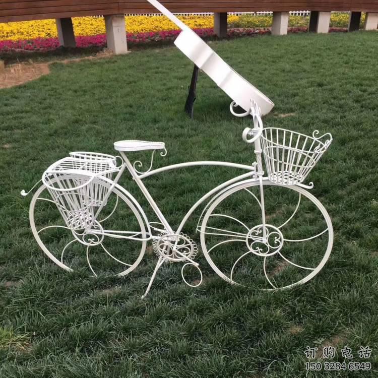 大型自行車雕塑廠家 鍛造小品 現(xiàn)代不銹鋼自行車雕塑定做