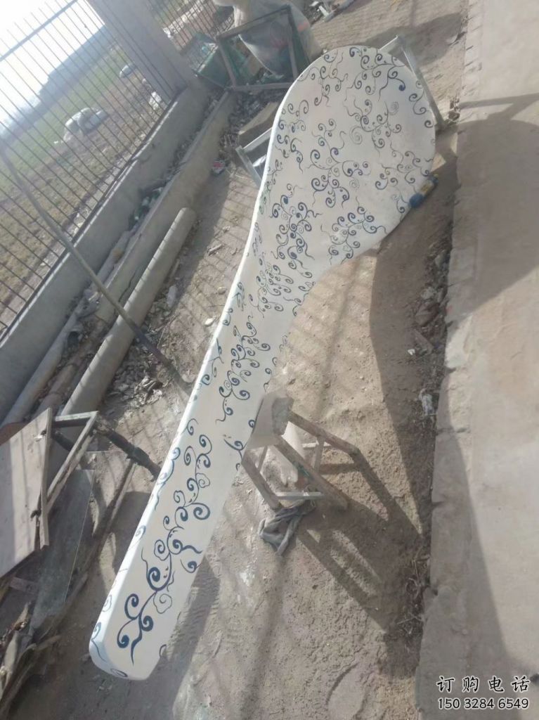 廣場湯匙雕塑廠家 彩繪小品 烤漆不銹鋼湯匙雕塑廠